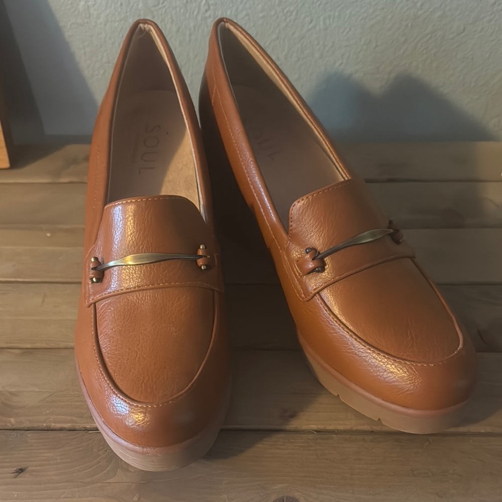 SOUL Naturalizer Tan wedges with Chunky Sole